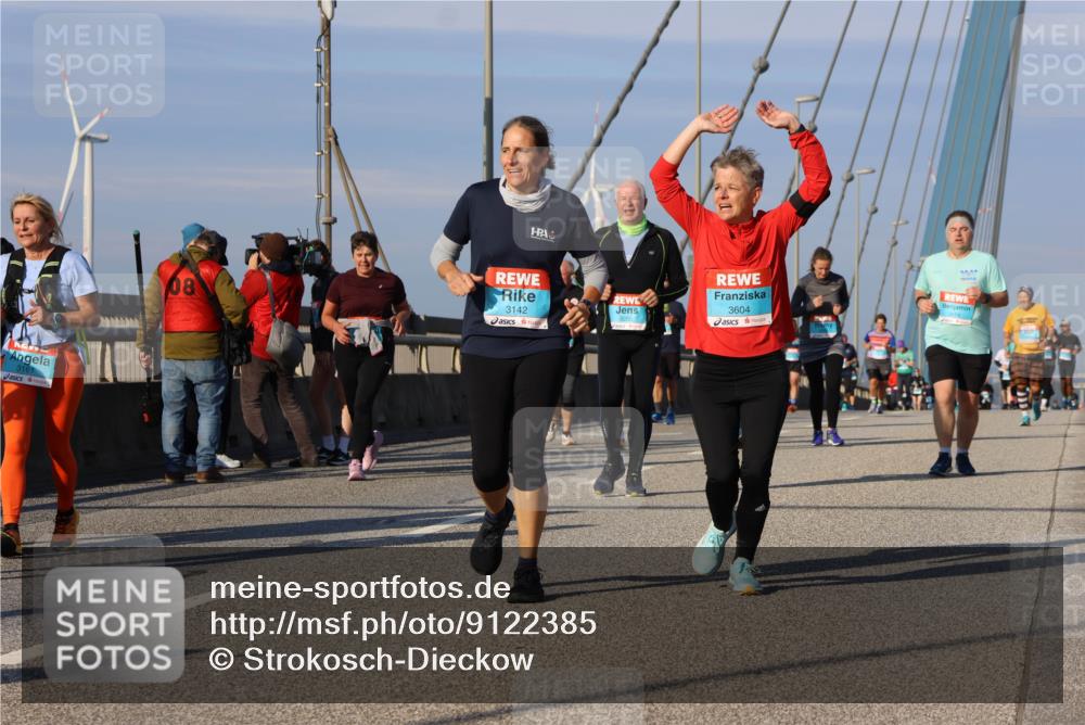 03.10.2025 - Köhlbrandbrückenlauf Strokosch-Dieckow http://msf.ph/oto/9122385 03.10.2025 09:59:21 Position 2 3161, 08, 3142, 3604 meine-sportfotos.de