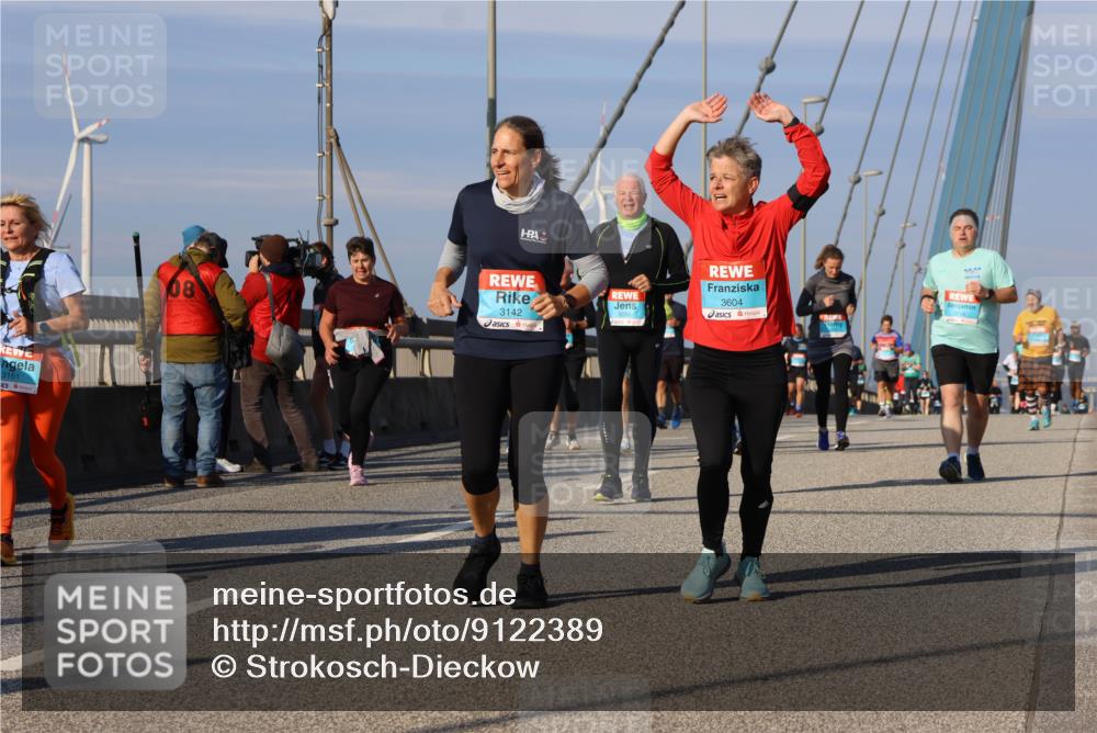 03.10.2025 - Köhlbrandbrückenlauf Strokosch-Dieckow http://msf.ph/oto/9122389 03.10.2025 09:59:21 Position 2 3161, 3604, 08, 3142 meine-sportfotos.de