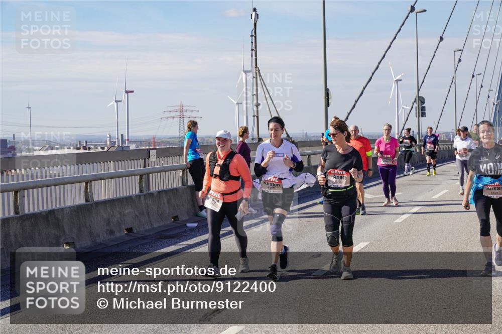 03.10.2025 - Köhlbrandbrückenlauf Michael Burmester http://msf.ph/oto/9122400 03.10.2025 13:04:20 Position 2 241, 6133, 5190, 5121 meine-sportfotos.de