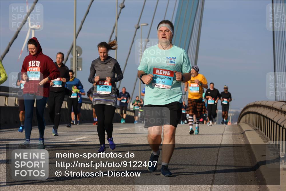 03.10.2025 - Köhlbrandbrückenlauf Strokosch-Dieckow http://msf.ph/oto/9122407 03.10.2025 09:59:24 Position 2 1098, 3614, 2320 meine-sportfotos.de