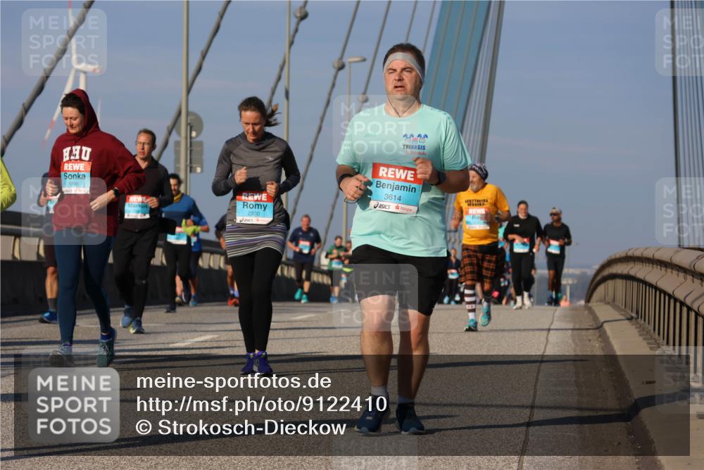 03.10.2025 - Köhlbrandbrückenlauf Strokosch-Dieckow http://msf.ph/oto/9122410 03.10.2025 09:59:24 Position 2 1098, 2320, 2920, 3614 meine-sportfotos.de