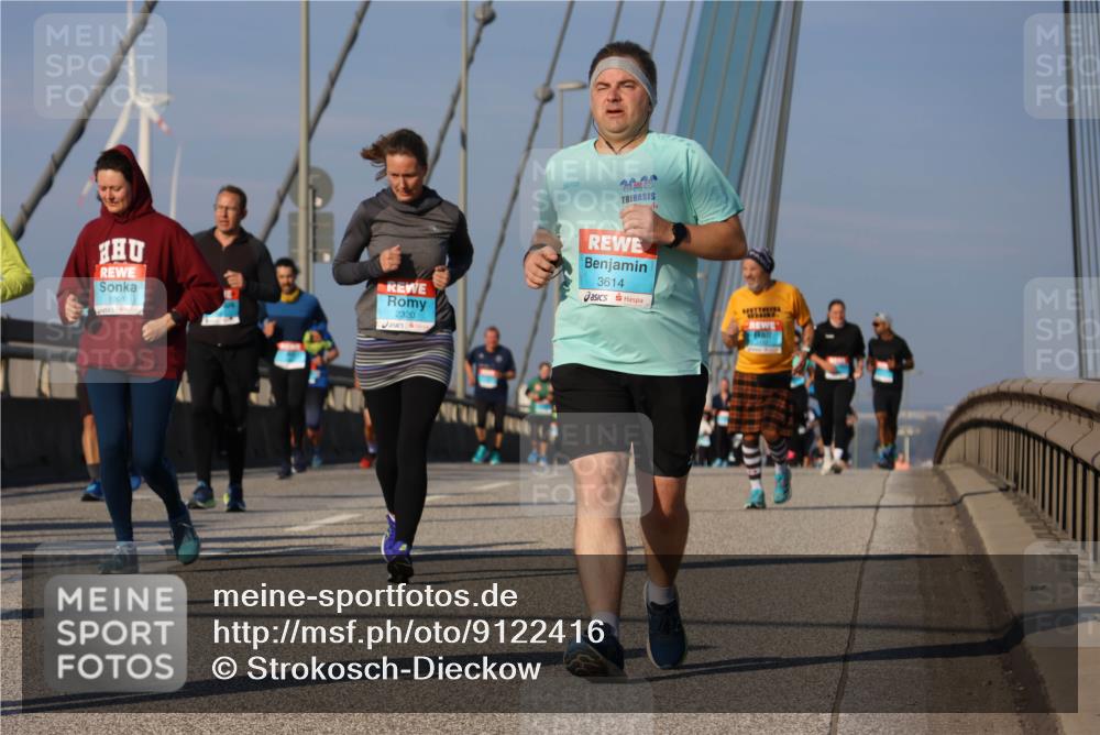 03.10.2025 - Köhlbrandbrückenlauf Strokosch-Dieckow http://msf.ph/oto/9122416 03.10.2025 09:59:24 Position 2 1098, 2320, 3614 meine-sportfotos.de