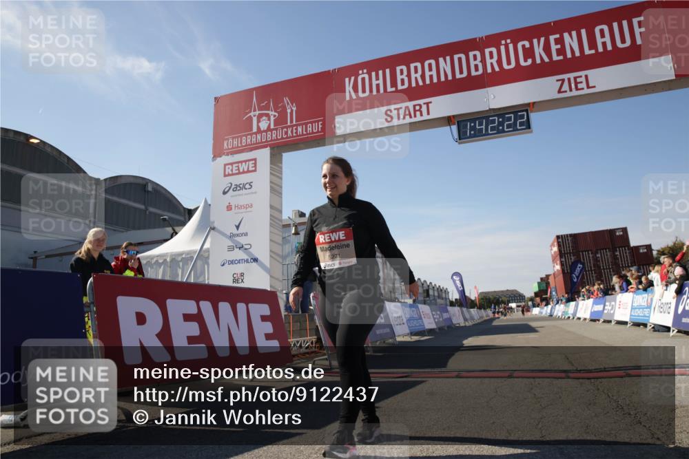 03.10.2025 - Köhlbrandbrückenlauf Jannik Wohlers http://msf.ph/oto/9122437 03.10.2025 13:42:22 Ziel 5271, 6247 meine-sportfotos.de