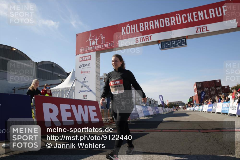 03.10.2025 - Köhlbrandbrückenlauf Jannik Wohlers http://msf.ph/oto/9122440 03.10.2025 13:42:22 Ziel 5271, 6247 meine-sportfotos.de