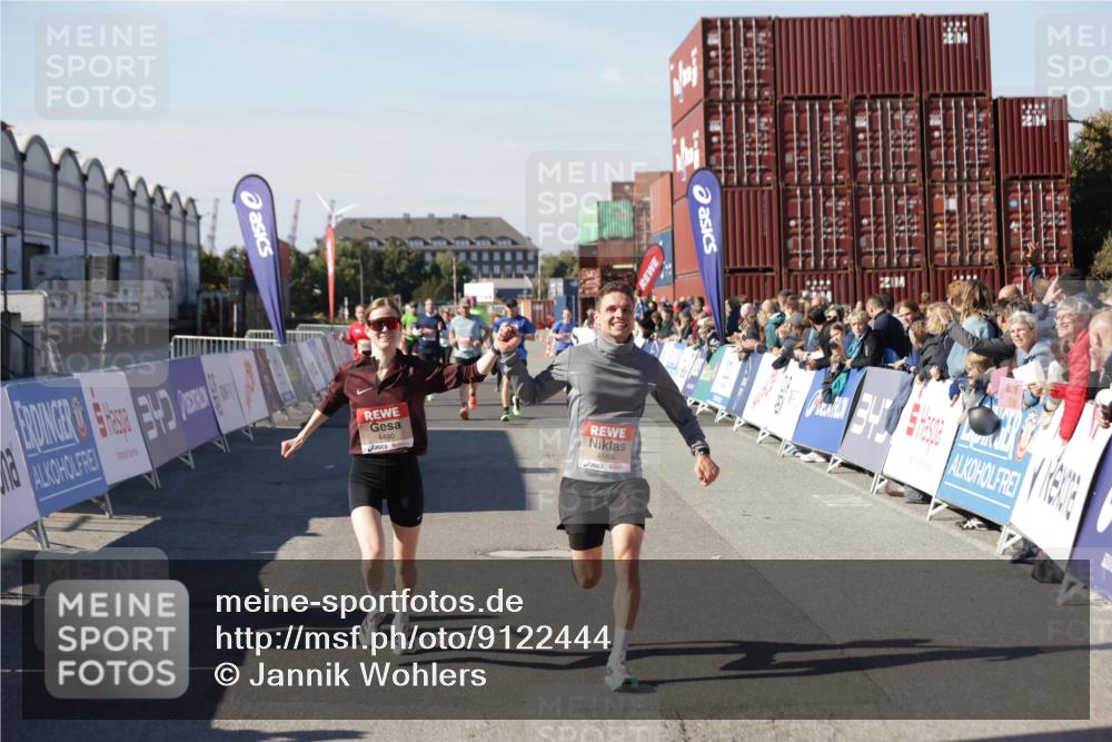 03.10.2025 - Köhlbrandbrückenlauf Jannik Wohlers http://msf.ph/oto/9122444 03.10.2025 13:05:10 Ziel 4098, 4175, 4256, 4390, 4490, 4585, 4751, 5670, 5785, 5951, 5952, 5969, 6561, 6719 meine-sportfotos.de