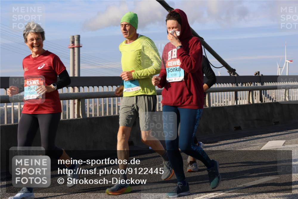 03.10.2025 - Köhlbrandbrückenlauf Strokosch-Dieckow http://msf.ph/oto/9122445 03.10.2025 09:59:31 Position 2 1097, 1096, 1098 meine-sportfotos.de