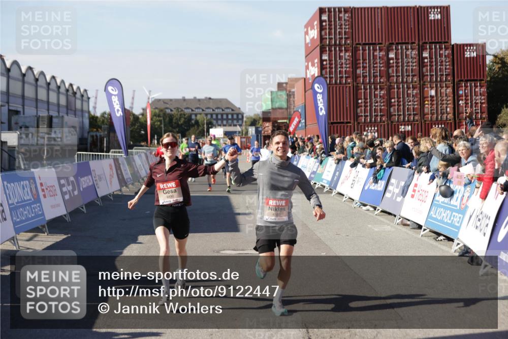 03.10.2025 - Köhlbrandbrückenlauf Jannik Wohlers http://msf.ph/oto/9122447 03.10.2025 13:05:10 Ziel 4098, 4175, 4256, 4390, 4490, 4585, 4751, 5670, 5785, 5951, 5952, 5969, 6561, 6719 meine-sportfotos.de