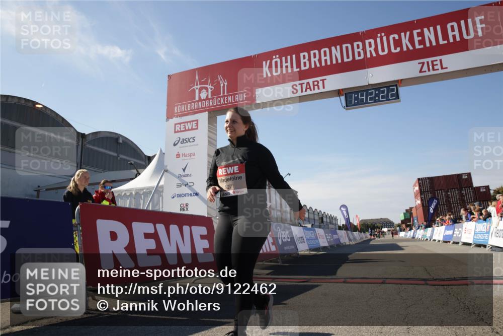 03.10.2025 - Köhlbrandbrückenlauf Jannik Wohlers http://msf.ph/oto/9122462 03.10.2025 13:42:22 Ziel 5271, 6247 meine-sportfotos.de
