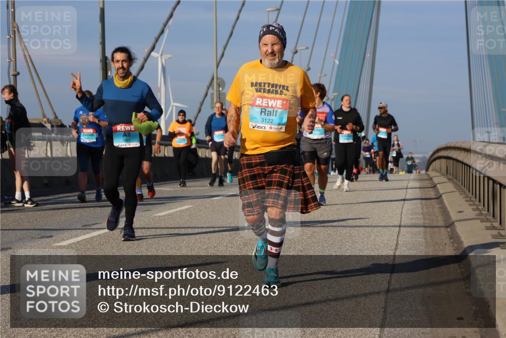 03.10.2025 - Köhlbrandbrückenlauf Strokosch-Dieckow http://msf.ph/oto/9122463 03.10.2025 09:59:33 Position 2 1887, 3122 meine-sportfotos.de