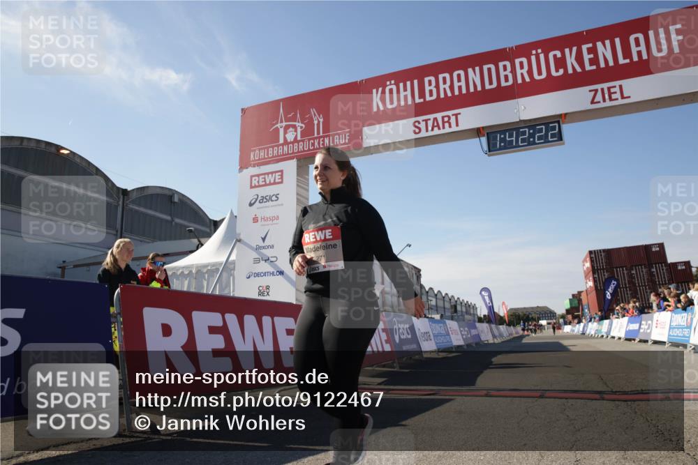 03.10.2025 - Köhlbrandbrückenlauf Jannik Wohlers http://msf.ph/oto/9122467 03.10.2025 13:42:22 Ziel 5271, 6247 meine-sportfotos.de