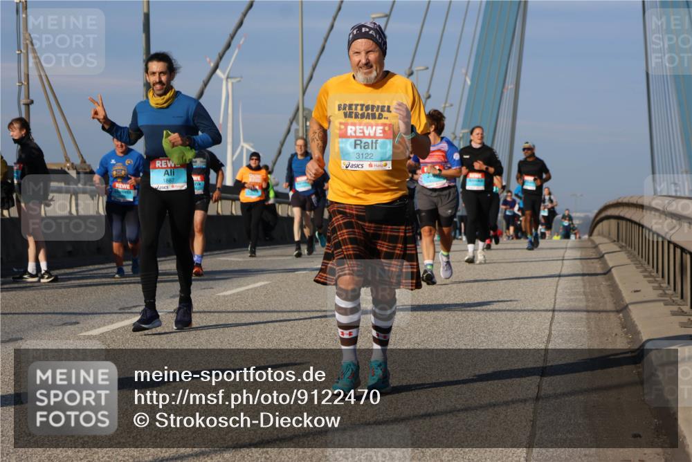 03.10.2025 - Köhlbrandbrückenlauf Strokosch-Dieckow http://msf.ph/oto/9122470 03.10.2025 09:59:34 Position 2 1887, 3122 meine-sportfotos.de