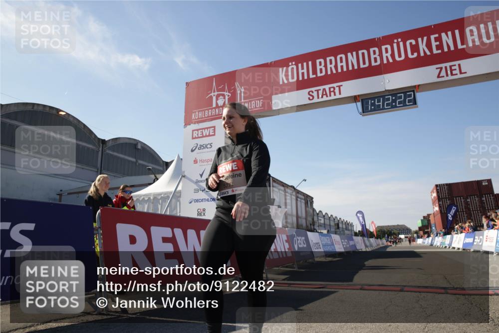 03.10.2025 - Köhlbrandbrückenlauf Jannik Wohlers http://msf.ph/oto/9122482 03.10.2025 13:42:22 Ziel 5271, 6247 meine-sportfotos.de