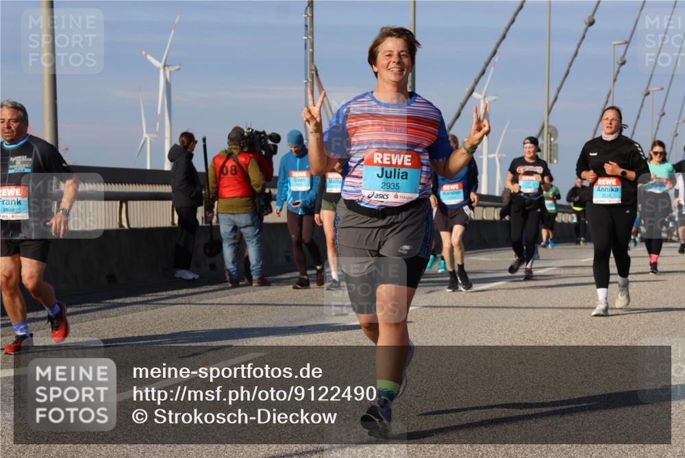 03.10.2025 - Köhlbrandbrückenlauf Strokosch-Dieckow http://msf.ph/oto/9122490 03.10.2025 09:59:39 Position 2 2024, 2498, 08, 2935, 2011, 2534 meine-sportfotos.de