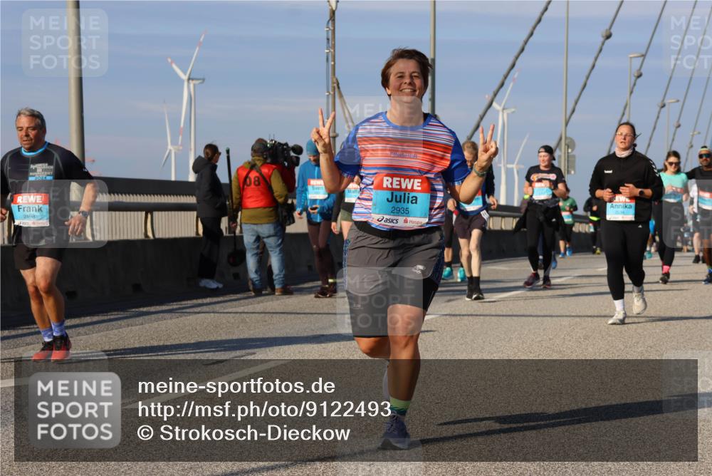 03.10.2025 - Köhlbrandbrückenlauf Strokosch-Dieckow http://msf.ph/oto/9122493 03.10.2025 09:59:39 Position 2 2024, 2498, 2935 meine-sportfotos.de