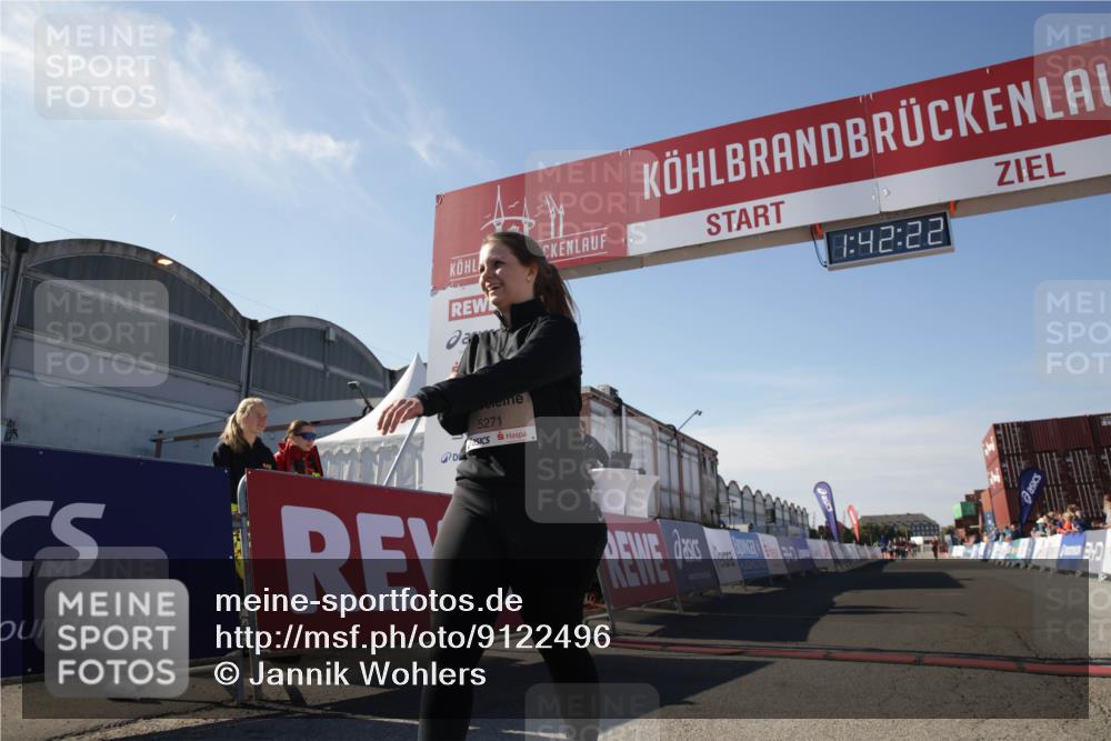 03.10.2025 - Köhlbrandbrückenlauf Jannik Wohlers http://msf.ph/oto/9122496 03.10.2025 13:42:22 Ziel 5271, 6247 meine-sportfotos.de