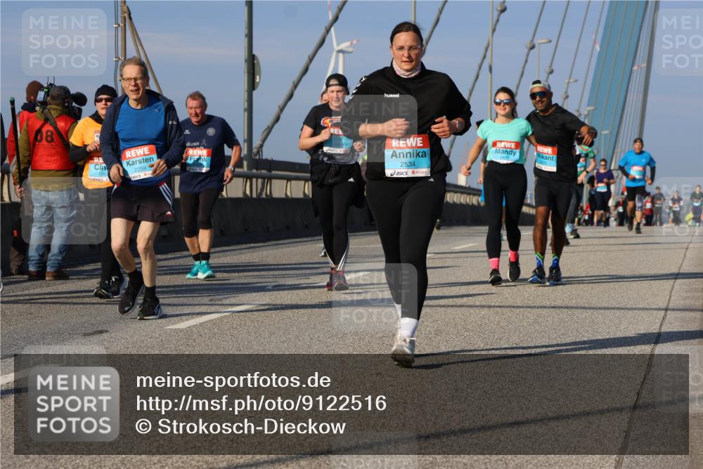 03.10.2025 - Köhlbrandbrückenlauf Strokosch-Dieckow http://msf.ph/oto/9122516 03.10.2025 09:59:41 Position 2 08, 1867, 2259, 2534 meine-sportfotos.de
