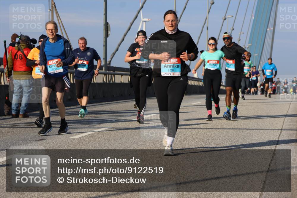 03.10.2025 - Köhlbrandbrückenlauf Strokosch-Dieckow http://msf.ph/oto/9122519 03.10.2025 09:59:41 Position 2 08, 2259, 2534 meine-sportfotos.de