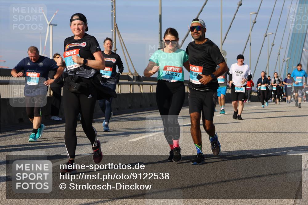 03.10.2025 - Köhlbrandbrückenlauf Strokosch-Dieckow http://msf.ph/oto/9122538 03.10.2025 09:59:45 Position 2 908, 375, 2676, 2681, 2023 meine-sportfotos.de