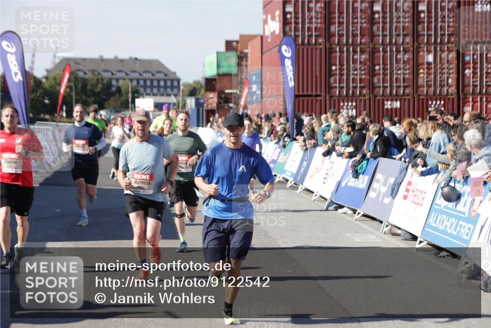 03.10.2025 - Köhlbrandbrückenlauf Jannik Wohlers http://msf.ph/oto/9122542 03.10.2025 13:05:15 Ziel 4098, 4256, 4272, 4344, 4390, 4490, 4496, 4585, 4877, 5637, 5969, 6041, 6044, 6081, 6719 meine-sportfotos.de