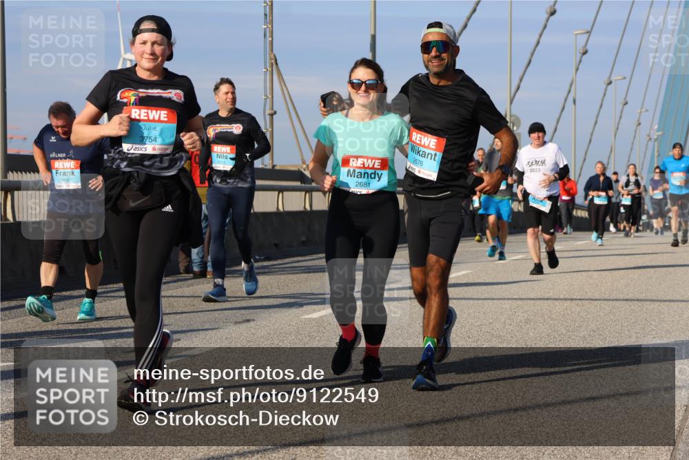 03.10.2025 - Köhlbrandbrückenlauf Strokosch-Dieckow http://msf.ph/oto/9122549 03.10.2025 09:59:45 Position 2 1908, 3754, 3013, 2681, 2676, 2023 meine-sportfotos.de