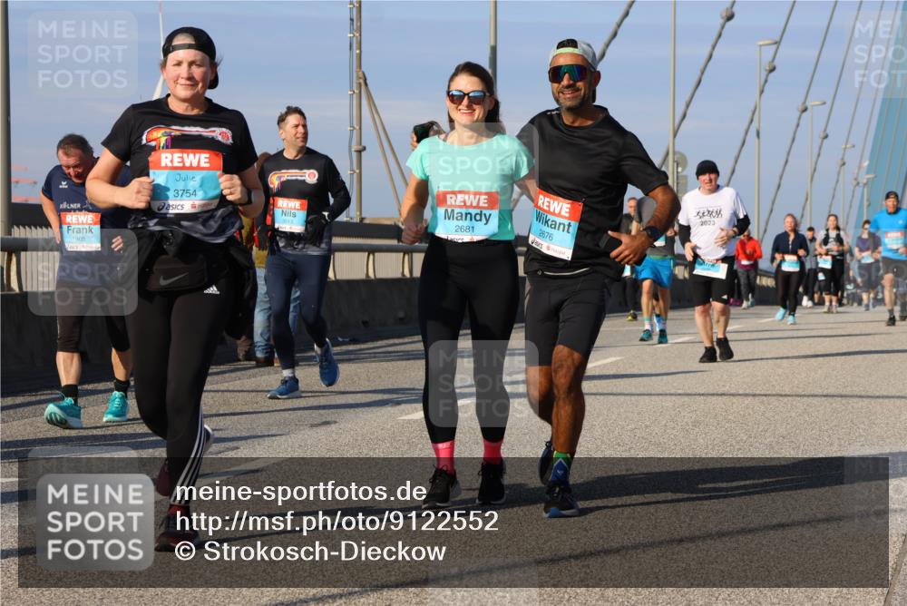 03.10.2025 - Köhlbrandbrückenlauf Strokosch-Dieckow http://msf.ph/oto/9122552 03.10.2025 09:59:45 Position 2 1908, 3754, 3013, 2681, 2676, 2023 meine-sportfotos.de