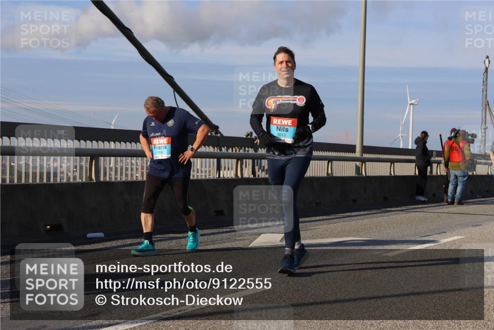 03.10.2025 - Köhlbrandbrückenlauf Strokosch-Dieckow http://msf.ph/oto/9122555 03.10.2025 09:59:49 Position 2 1908, 1, 3013, 08 meine-sportfotos.de