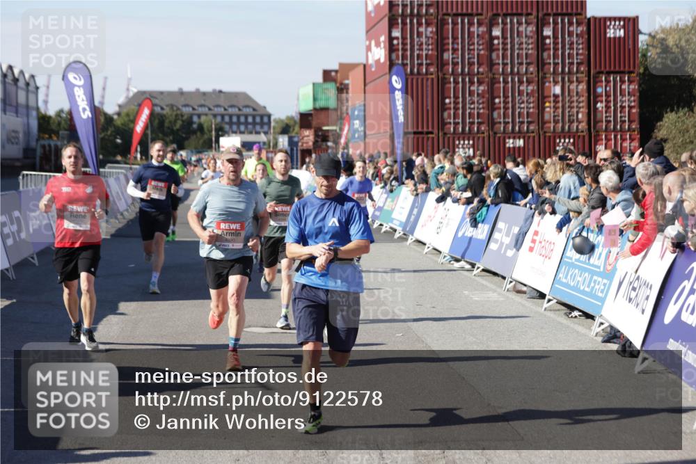 03.10.2025 - Köhlbrandbrückenlauf Jannik Wohlers http://msf.ph/oto/9122578 03.10.2025 13:05:15 Ziel 4098, 4256, 4272, 4344, 4390, 4490, 4496, 4585, 4877, 5637, 5969, 6041, 6044, 6081, 6719 meine-sportfotos.de