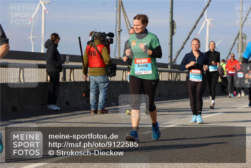 03.10.2025 - Köhlbrandbrückenlauf Strokosch-Dieckow http://msf.ph/oto/9122585 03.10.2025 09:59:52 Position 2 08, 2865, 2375 meine-sportfotos.de