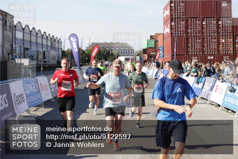 03.10.2025 - Köhlbrandbrückenlauf Jannik Wohlers http://msf.ph/oto/9122597 03.10.2025 13:05:16 Ziel 4098, 4256, 4272, 4344, 4390, 4490, 4496, 4585, 4877, 5637, 5969, 6041, 6044, 6081 meine-sportfotos.de