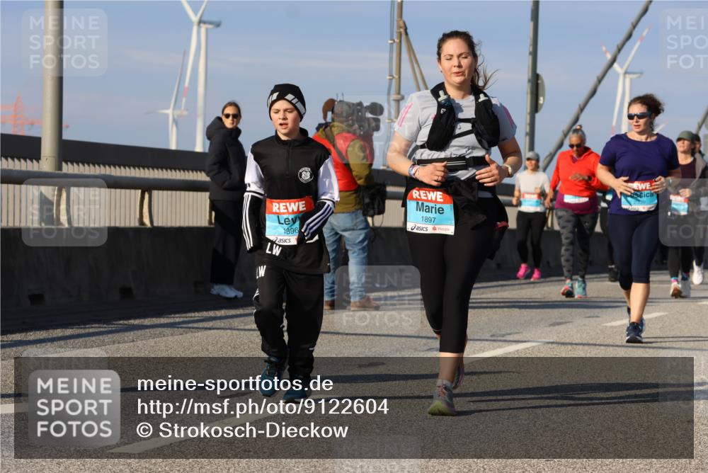 03.10.2025 - Köhlbrandbrückenlauf Strokosch-Dieckow http://msf.ph/oto/9122604 03.10.2025 09:59:59 Position 2 1896, 1897 meine-sportfotos.de