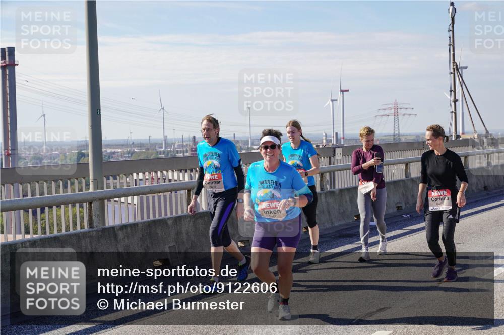 03.10.2025 - Köhlbrandbrückenlauf Michael Burmester http://msf.ph/oto/9122606 03.10.2025 13:04:44 Position 2 95, 6402, 6400, 6403 meine-sportfotos.de