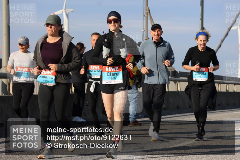 03.10.2025 - Köhlbrandbrückenlauf Strokosch-Dieckow http://msf.ph/oto/9122631 03.10.2025 10:00:05 Position 2 2843, 1970, 2342, 1969, 2557 meine-sportfotos.de