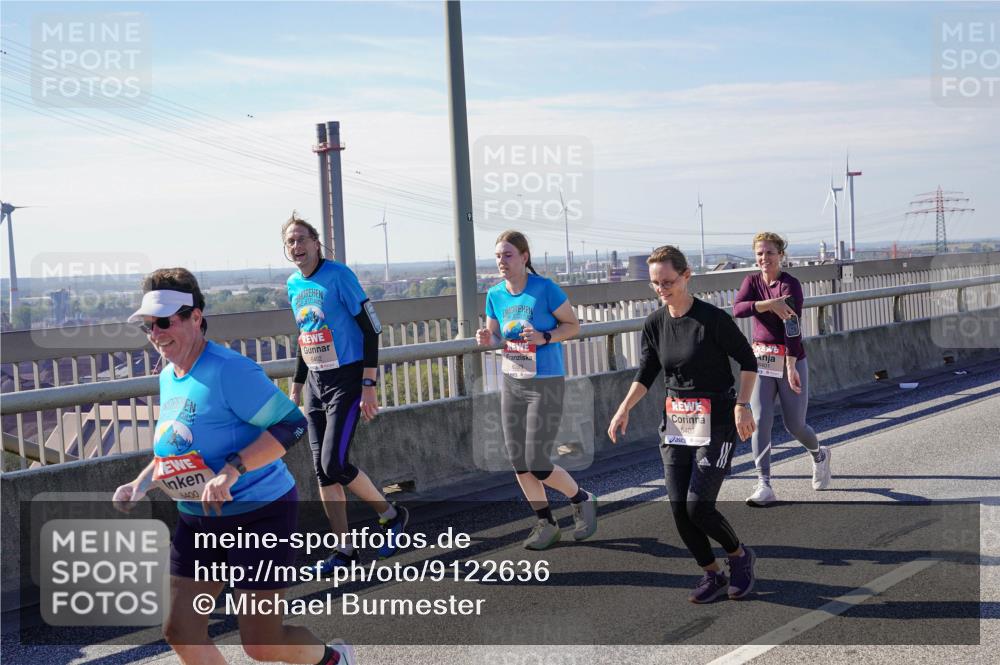 03.10.2025 - Köhlbrandbrückenlauf Michael Burmester http://msf.ph/oto/9122636 03.10.2025 13:04:46 Position 2 6400, 6402, 6401 meine-sportfotos.de