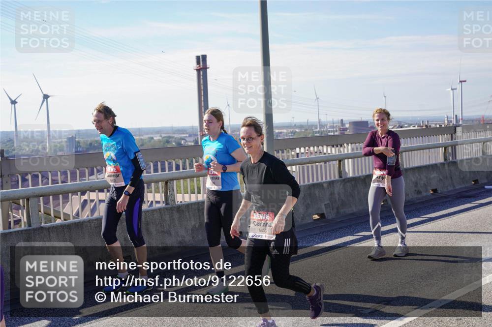 03.10.2025 - Köhlbrandbrückenlauf Michael Burmester http://msf.ph/oto/9122656 03.10.2025 13:04:47 Position 2 6402, 6403 meine-sportfotos.de