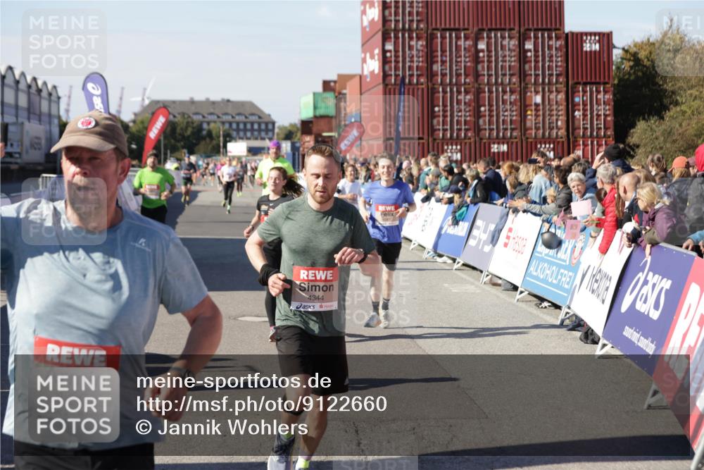 03.10.2025 - Köhlbrandbrückenlauf Jannik Wohlers http://msf.ph/oto/9122660 03.10.2025 13:05:18 Ziel 4272, 4344, 4390, 4490, 4496, 4585, 4877, 5637, 5969, 6041, 6044, 6081 meine-sportfotos.de