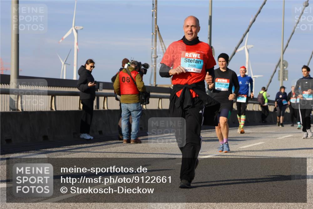 03.10.2025 - Köhlbrandbrückenlauf Strokosch-Dieckow http://msf.ph/oto/9122661 03.10.2025 10:00:13 Position 2 08, 2468, 2621 meine-sportfotos.de