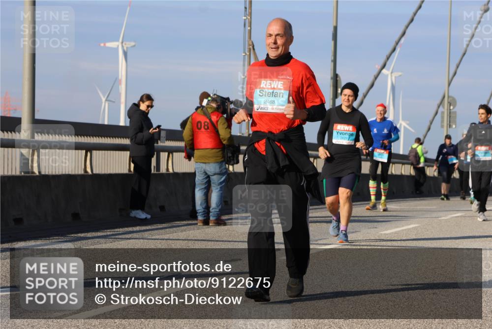03.10.2025 - Köhlbrandbrückenlauf Strokosch-Dieckow http://msf.ph/oto/9122675 03.10.2025 10:00:14 Position 2 08, 2468, 2621 meine-sportfotos.de