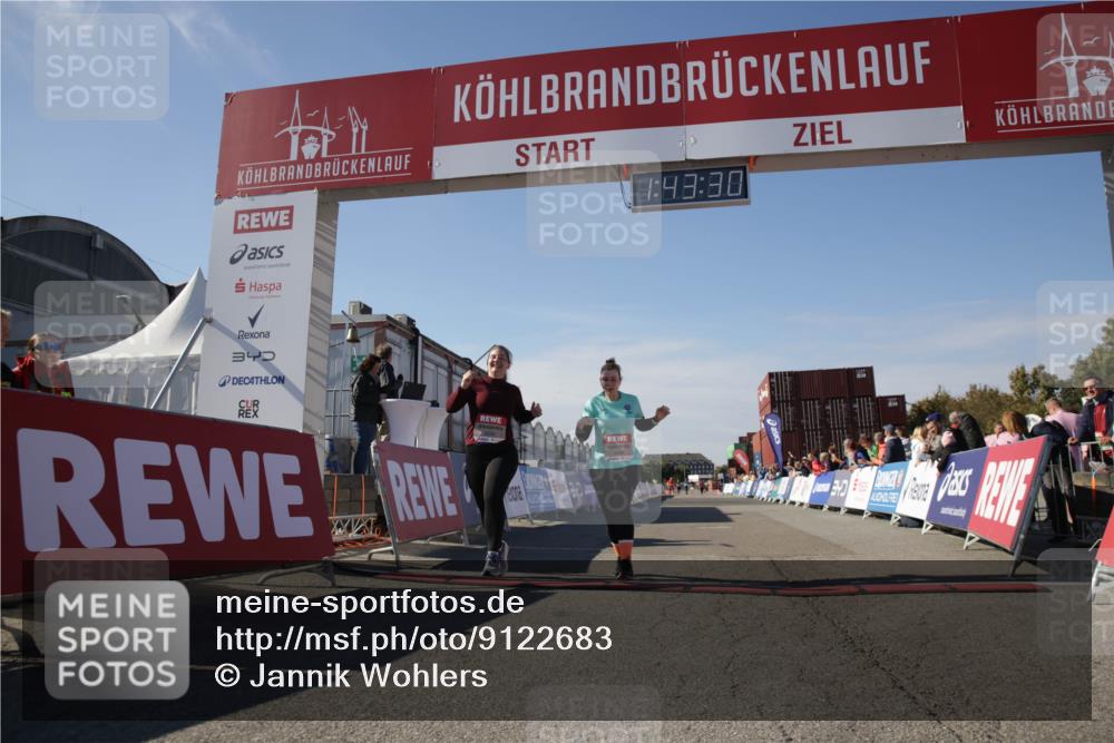 03.10.2025 - Köhlbrandbrückenlauf Jannik Wohlers http://msf.ph/oto/9122683 03.10.2025 13:43:30 Ziel 5464, 5499, 5559 meine-sportfotos.de
