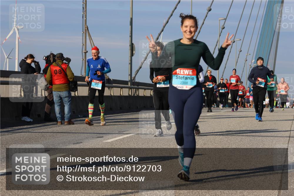 03.10.2025 - Köhlbrandbrückenlauf Strokosch-Dieckow http://msf.ph/oto/9122703 03.10.2025 10:00:17 Position 2 08, 2388 meine-sportfotos.de