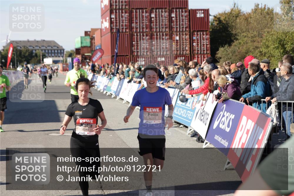03.10.2025 - Köhlbrandbrückenlauf Jannik Wohlers http://msf.ph/oto/9122721 03.10.2025 13:05:19 Ziel 4272, 4344, 4390, 4490, 4496, 4585, 4877, 5637, 5969, 6041, 6044, 6081 meine-sportfotos.de