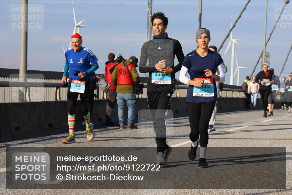 03.10.2025 - Köhlbrandbrückenlauf Strokosch-Dieckow http://msf.ph/oto/9122722 03.10.2025 10:00:20 Position 2 3510, 08, 2264, 2263 meine-sportfotos.de
