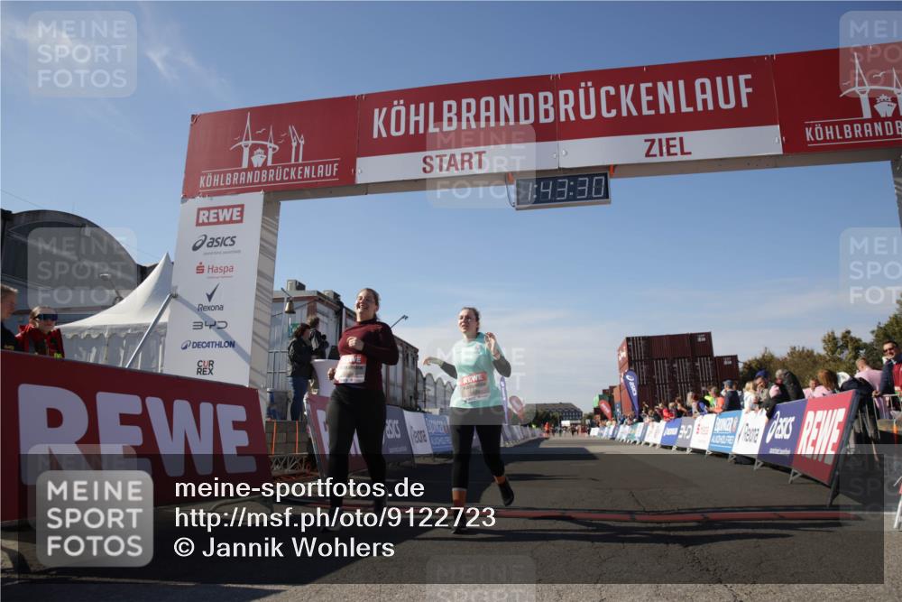 03.10.2025 - Köhlbrandbrückenlauf Jannik Wohlers http://msf.ph/oto/9122723 03.10.2025 13:43:30 Ziel 5464, 5499, 5559 meine-sportfotos.de