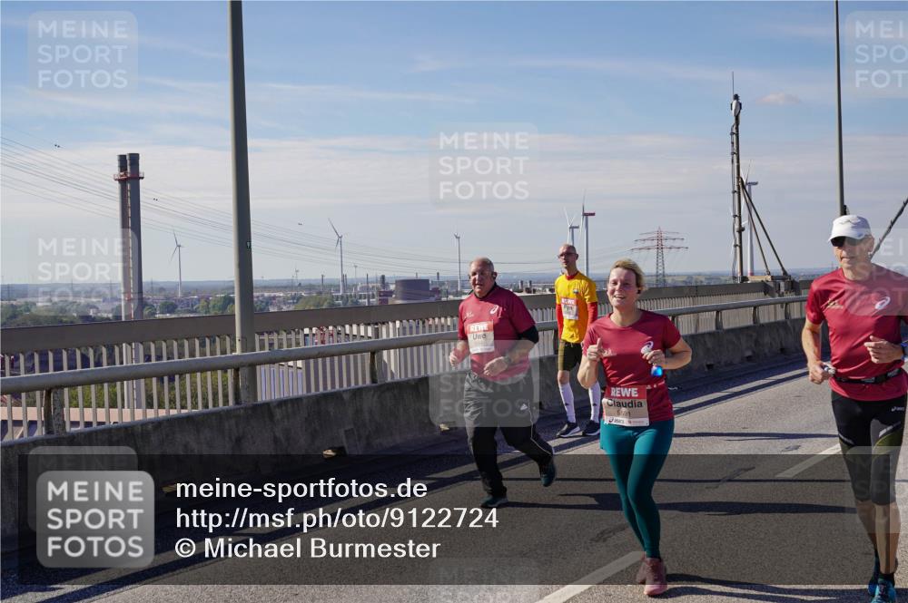 03.10.2025 - Köhlbrandbrückenlauf Michael Burmester http://msf.ph/oto/9122724 03.10.2025 13:04:54 Position 2 5584, 5591 meine-sportfotos.de