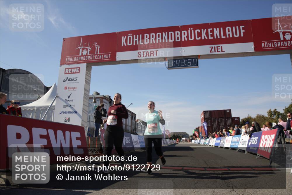 03.10.2025 - Köhlbrandbrückenlauf Jannik Wohlers http://msf.ph/oto/9122729 03.10.2025 13:43:31 Ziel 5464, 5499, 5559 meine-sportfotos.de