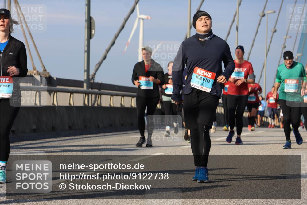 03.10.2025 - Köhlbrandbrückenlauf Strokosch-Dieckow http://msf.ph/oto/9122738 03.10.2025 10:00:23 Position 2 01, 2133, 3045 meine-sportfotos.de