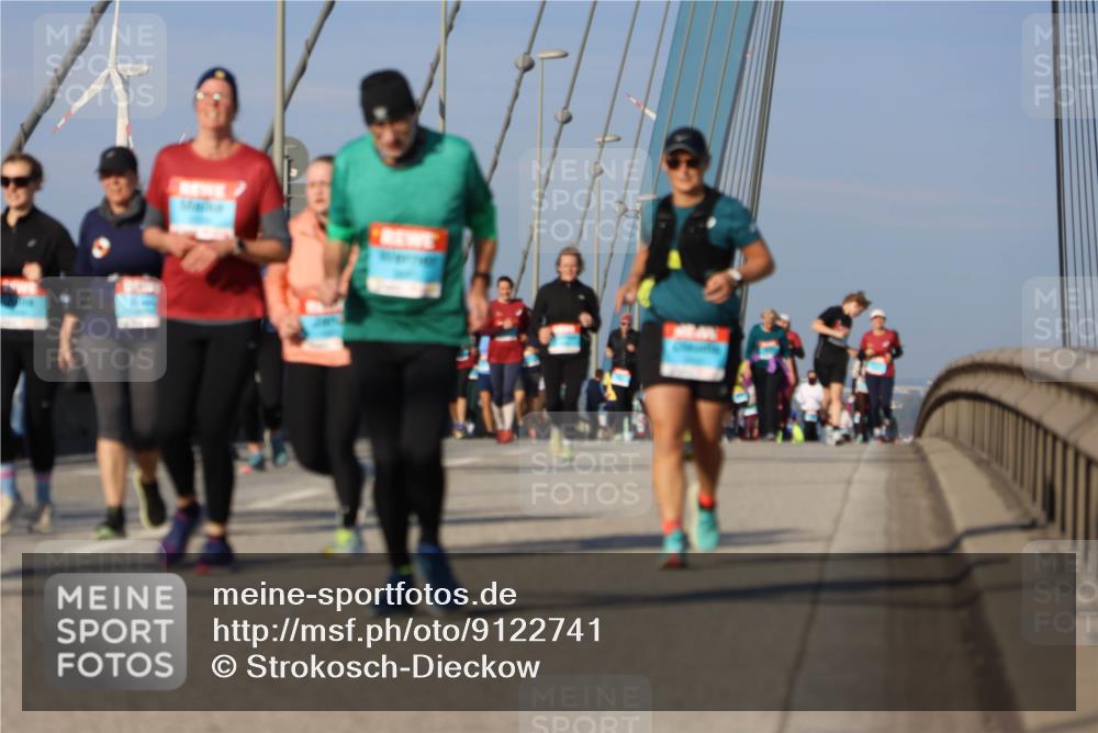 03.10.2025 - Köhlbrandbrückenlauf Strokosch-Dieckow http://msf.ph/oto/9122741 03.10.2025 10:00:27 Position 2  meine-sportfotos.de