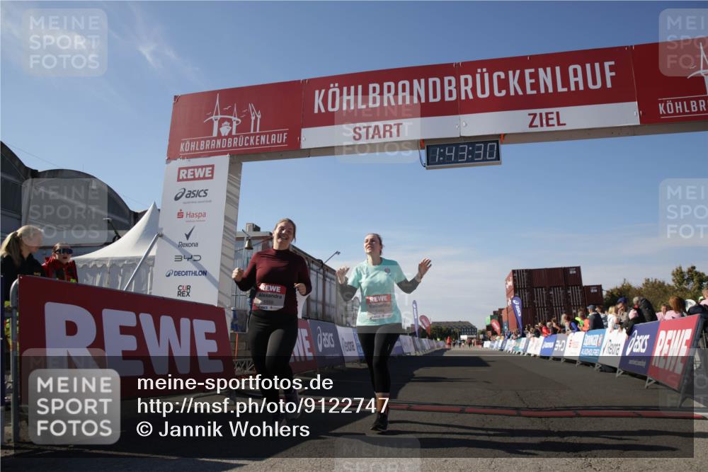 03.10.2025 - Köhlbrandbrückenlauf Jannik Wohlers http://msf.ph/oto/9122747 03.10.2025 13:43:31 Ziel 5464, 5499, 5559 meine-sportfotos.de