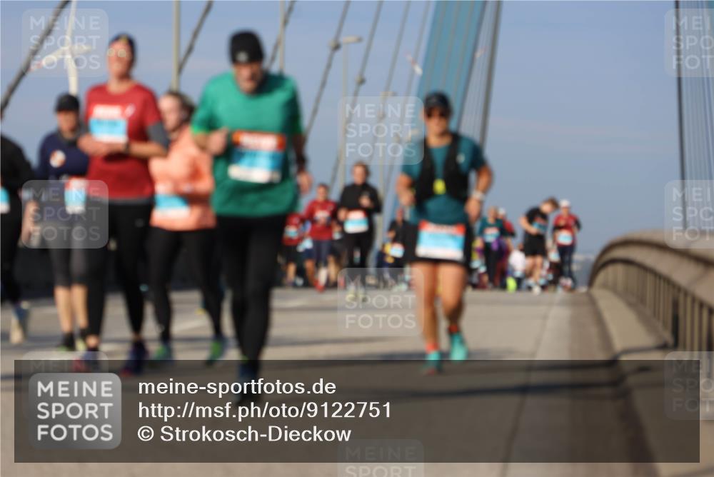 03.10.2025 - Köhlbrandbrückenlauf Strokosch-Dieckow http://msf.ph/oto/9122751 03.10.2025 10:00:27 Position 2  meine-sportfotos.de