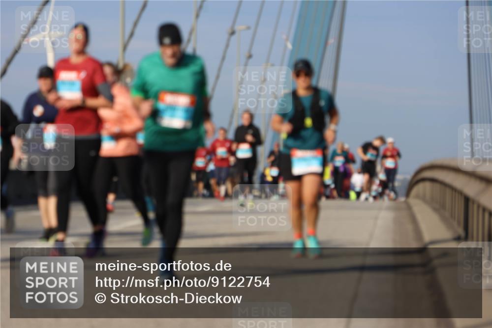 03.10.2025 - Köhlbrandbrückenlauf Strokosch-Dieckow http://msf.ph/oto/9122754 03.10.2025 10:00:27 Position 2  meine-sportfotos.de