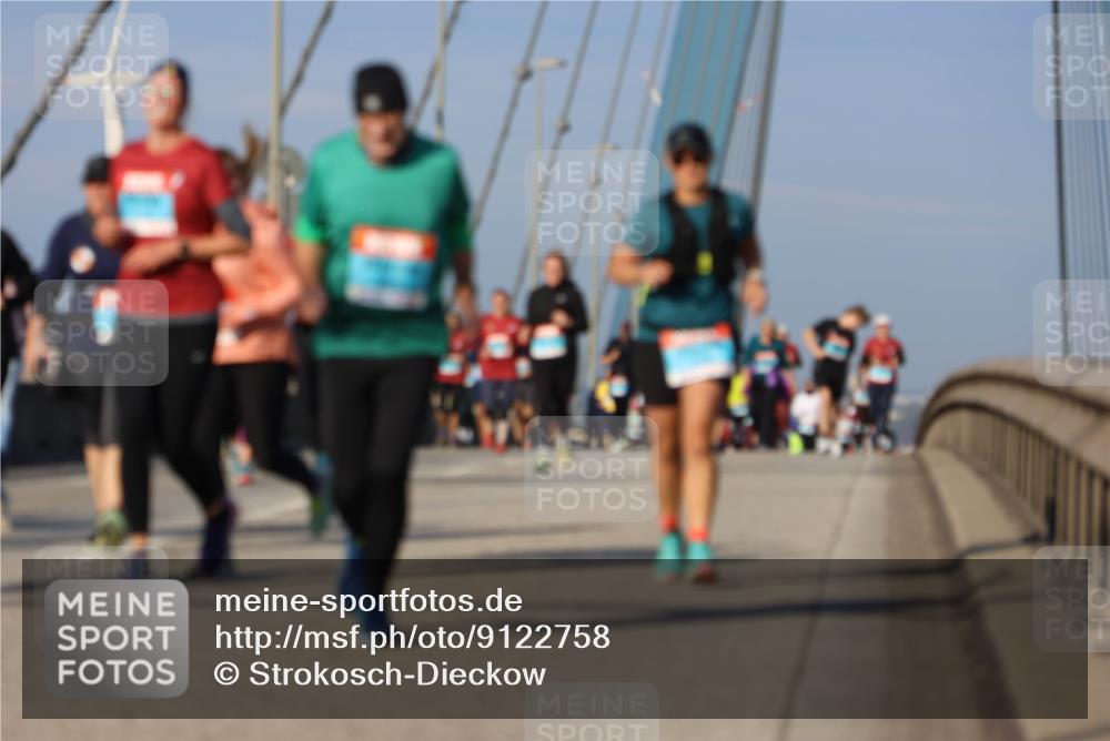 03.10.2025 - Köhlbrandbrückenlauf Strokosch-Dieckow http://msf.ph/oto/9122758 03.10.2025 10:00:27 Position 2  meine-sportfotos.de